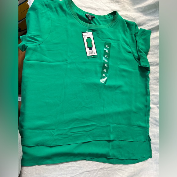 Vibrant Green Short Sleeve Women's Top - Picture 11 of 13